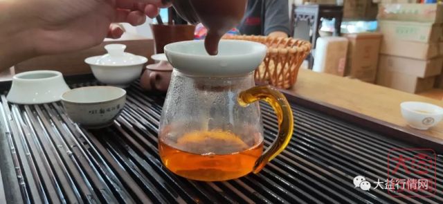 【大益中期茶108将 ·之10】601 班章有机青饼--回首品鉴