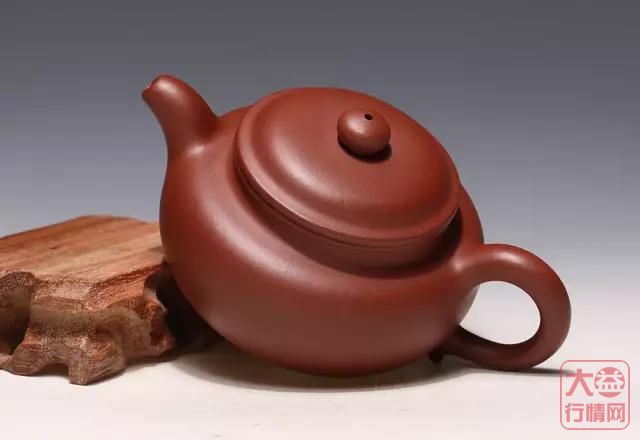 独佩一壶游，秋毫泰山小