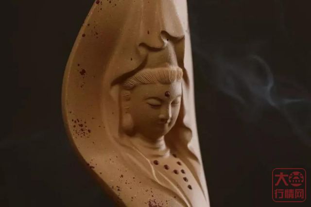 据说那些爱茶的人，都养着几件灵气茶宠！