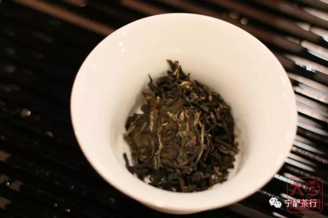 2018年大益系列-<云起> 青饼 150克小饼