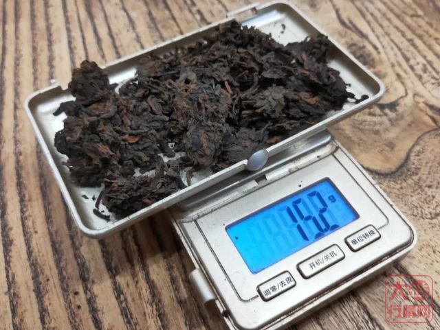 最好喝的熟茶——2000年 班章大白菜 特二号熟茶