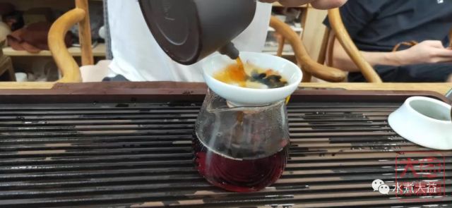 最好喝的熟茶——2000年 班章大白菜 特二号熟茶
