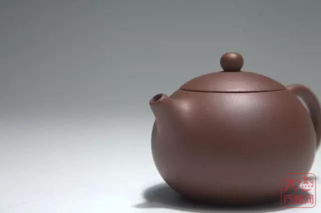 独佩一壶游，秋毫泰山小