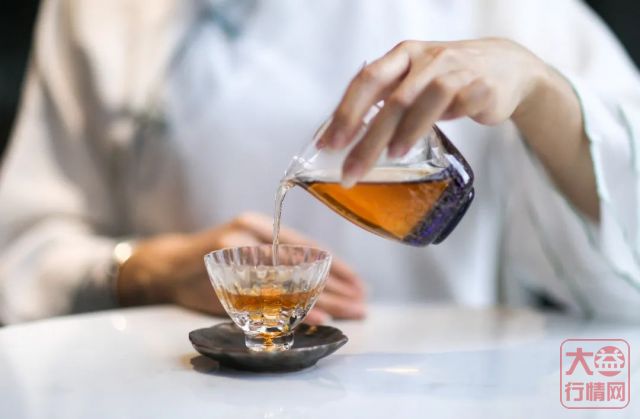 龙柱圆茶茶席 气质感拉满,新中式与传统茶的创意融合