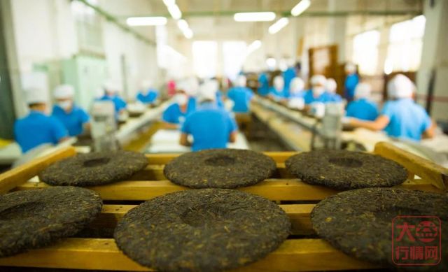 一行仅一家！大益荣膺「2018中国普洱茶行业标志性品牌」