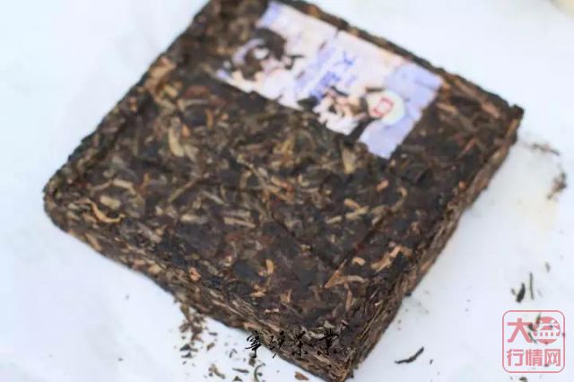 大益中期茶系列-2011 年 大益 九二方茶 生茶