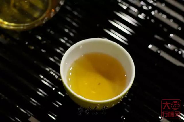 大益中期茶系列-2014年大益传世青饼