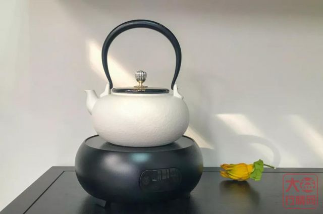 数九寒天，煮一壶大益普洱，品万般风情