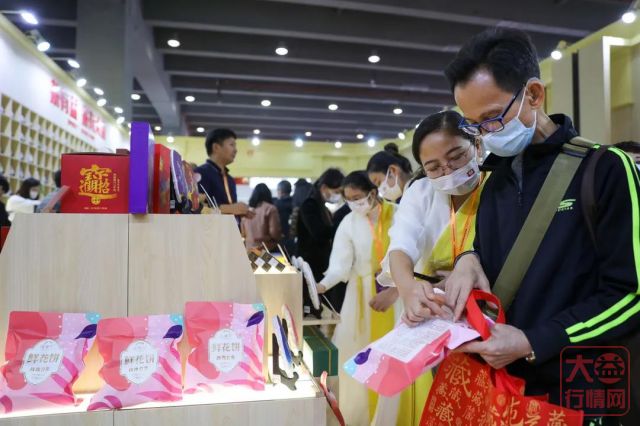 广州茶博会开幕|大益馆体验升级,球星到场嗨翻茶友