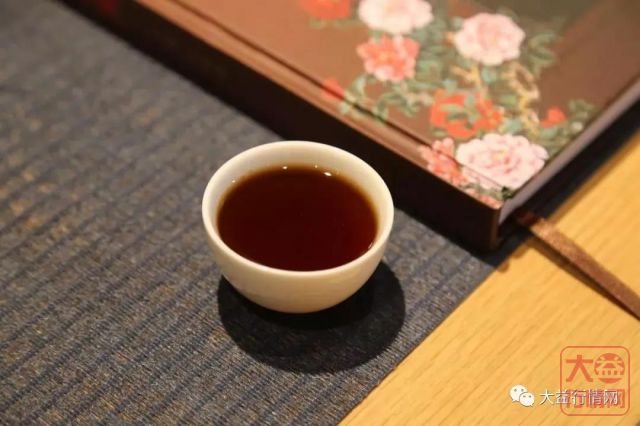 当投资客遇见黄牛 今年年末很热闹