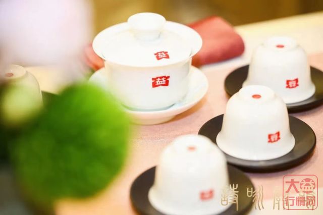 中老新三代茶同时回调，哪类大益茶更需要稳定？