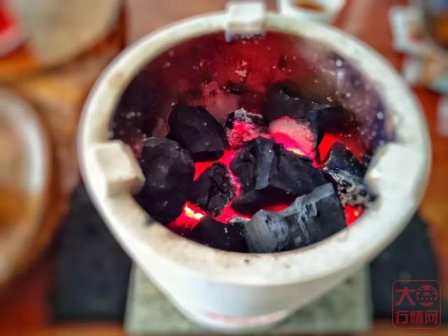 数九寒天，煮一壶大益普洱，品万般风情