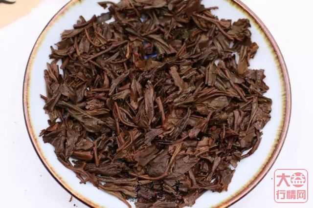 大益行情网：中期茶系列-2005年大益南糯孔雀