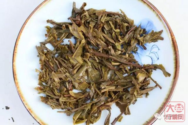 2018年大益系列-<云起> 青饼 150克小饼