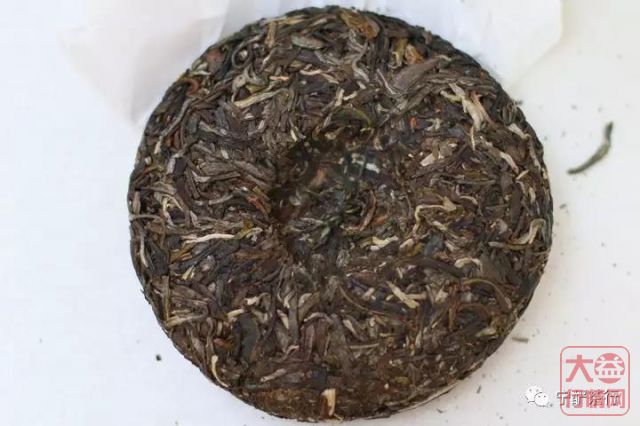 2018年大益系列-<云起> 青饼 150克小饼