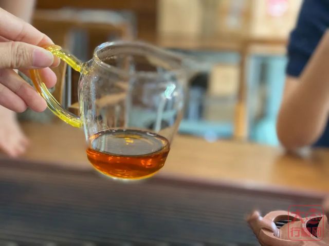 黄永玉大师的“茶道”就是大益茶的“钱道”