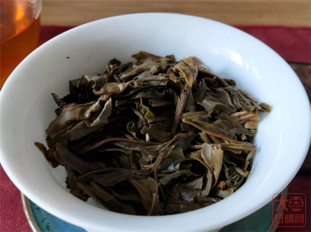 大益1801千山一叶，新茶中烟香最为舒适的一款！