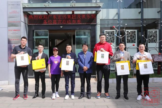 宏远大益,共创未来 | 杜锋、朱芳雨抵昆与球迷益友“零距离”互动