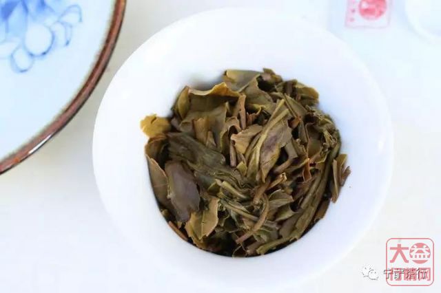 2018年大益系列-<云起> 青饼 150克小饼