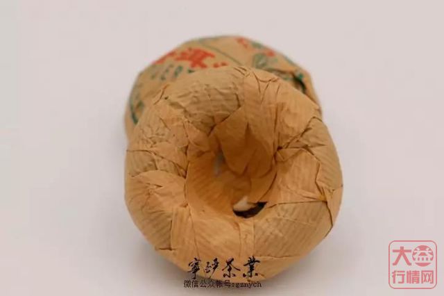 大益行情网：大益中期茶系列-2000年八中红丝带沱