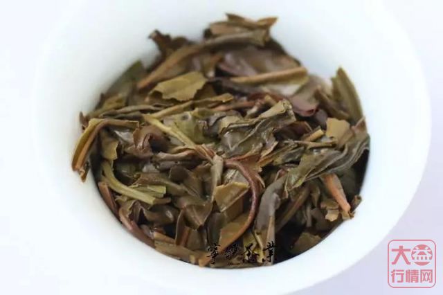 2018年大益系列-千山一叶 生茶