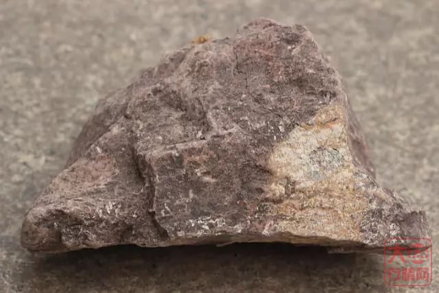 独佩一壶游，秋毫泰山小