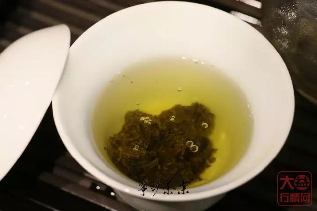 大益中期茶系列-2011 年 大益 九二方茶 生茶