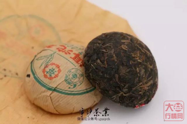 大益行情网：大益中期茶系列-2000年八中红丝带沱