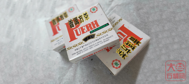 【深度剖析】2002年勐海普洱方茶100克小方砖