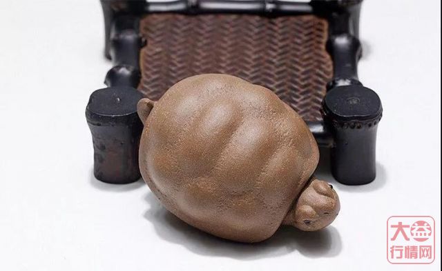 据说那些爱茶的人，都养着几件灵气茶宠！