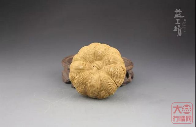 据说那些爱茶的人，都养着几件灵气茶宠！