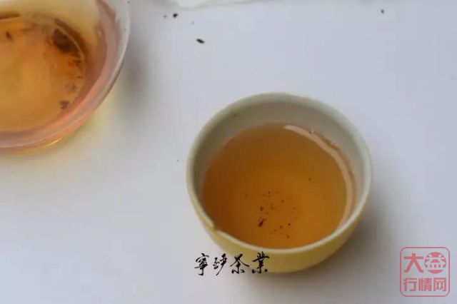 大益中期茶系列-2011 年 大益 九二方茶 生茶
