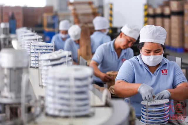 赞！勐海茶厂“零缺陷”管理模式，荣获云南“工业质量标杆”