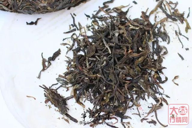 2019年大益系列-大益拱金耙银 生肖猪饼