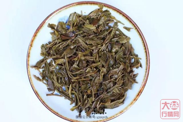 2019年大益系列-大益拱金耙银 生肖猪饼