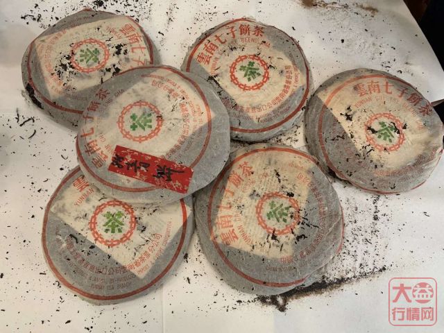 谁说老茶就一定要品相差? ——现代大益茶的收藏之道