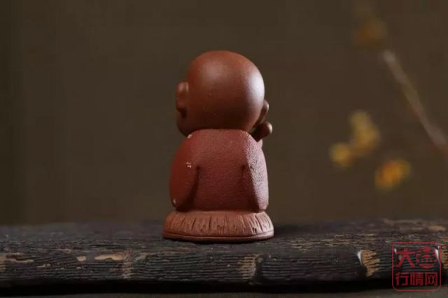 据说那些爱茶的人，都养着几件灵气茶宠！