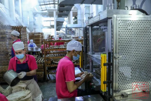 普洱茶饼背面为什么有个“窝窝”?