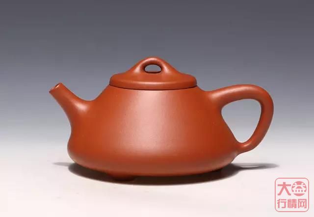 独佩一壶游，秋毫泰山小