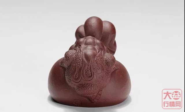 据说那些爱茶的人，都养着几件灵气茶宠！