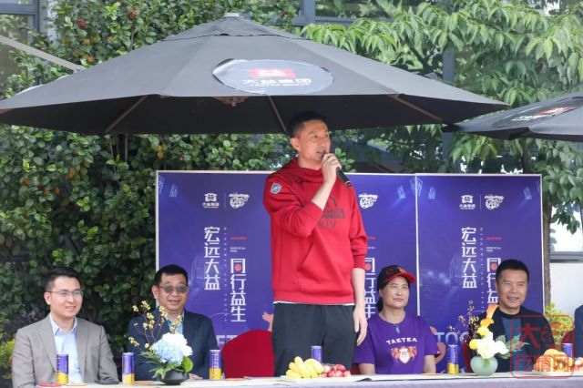 宏远大益,共创未来 | 杜锋、朱芳雨抵昆与球迷益友“零距离”互动