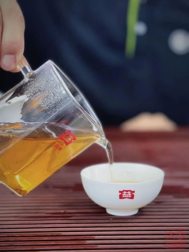 非新非旧的龙柱圆茶生茶!纠结的又岂是大益藏家
