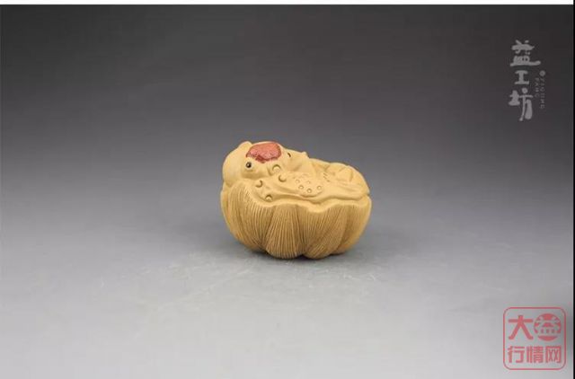 据说那些爱茶的人，都养着几件灵气茶宠！