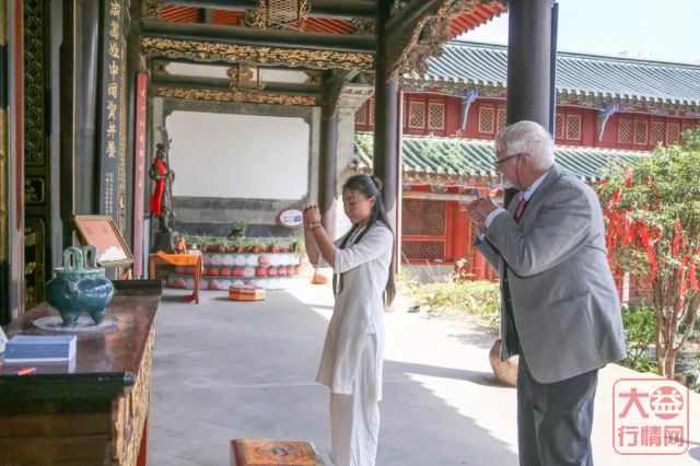 倾心大益，意大利爷爷要把青年茶庭“打包带回家”？