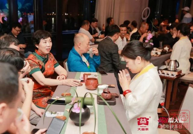 携手渡难关 | 全国多城共饮大益茶,重磅新品“乔木圆茶”启航新征程