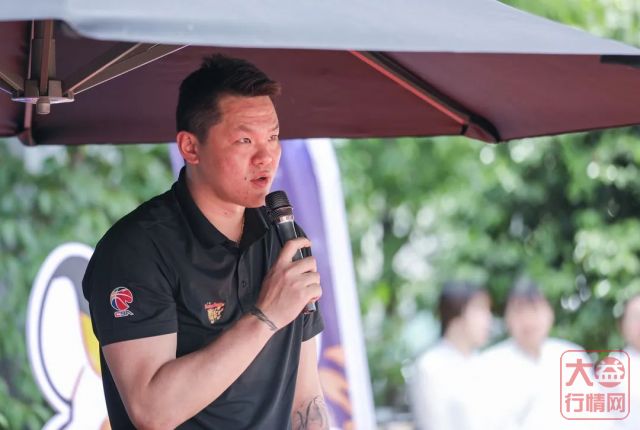 宏远大益,共创未来 | 杜锋、朱芳雨抵昆与球迷益友“零距离”互动
