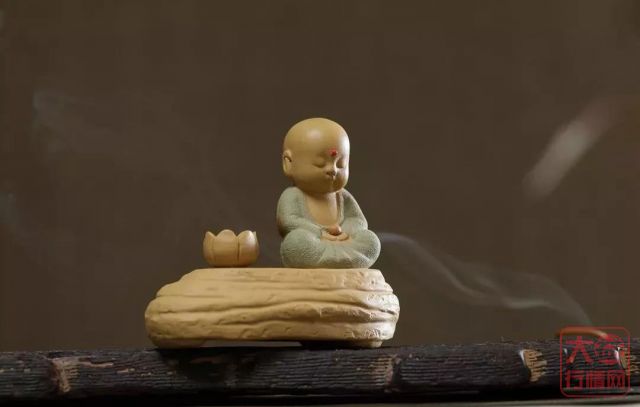 据说那些爱茶的人，都养着几件灵气茶宠！