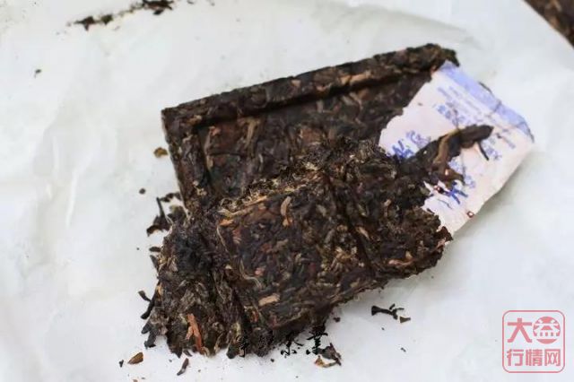 大益中期茶系列-2011 年 大益 九二方茶 生茶