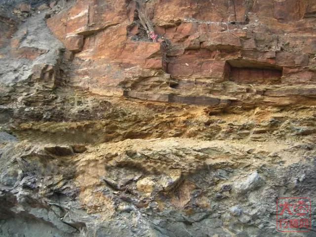 独佩一壶游，秋毫泰山小